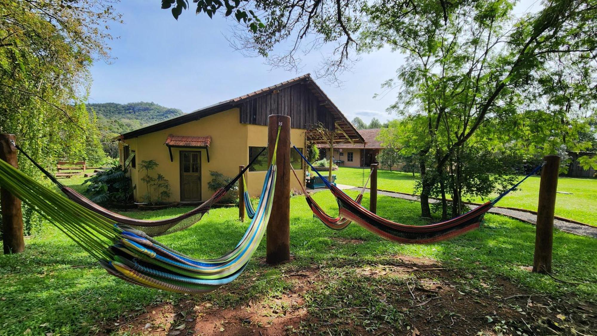 Sitio Pe Na Terra - Retiros E Hospedagens Hotel Novo Hamburgo Luaran gambar